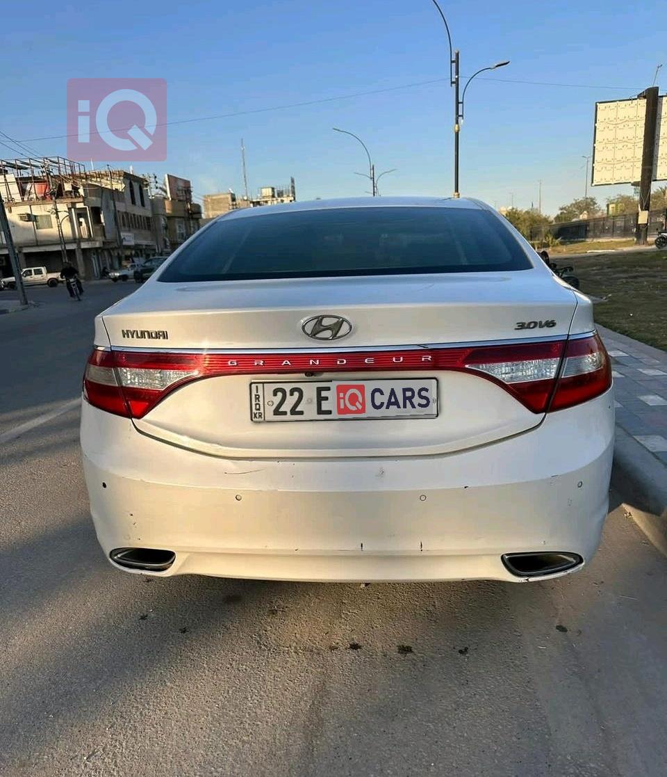 هيونداي أزيرا